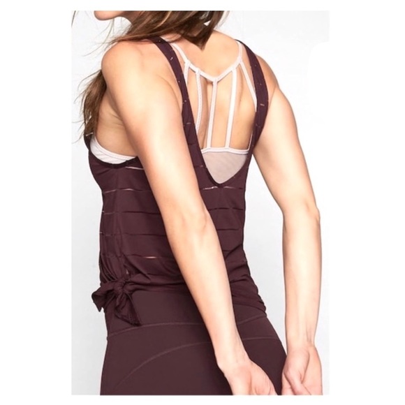 ATHLETA Max Out Chi Support Tank In Burgundy - Picture 2 of 9